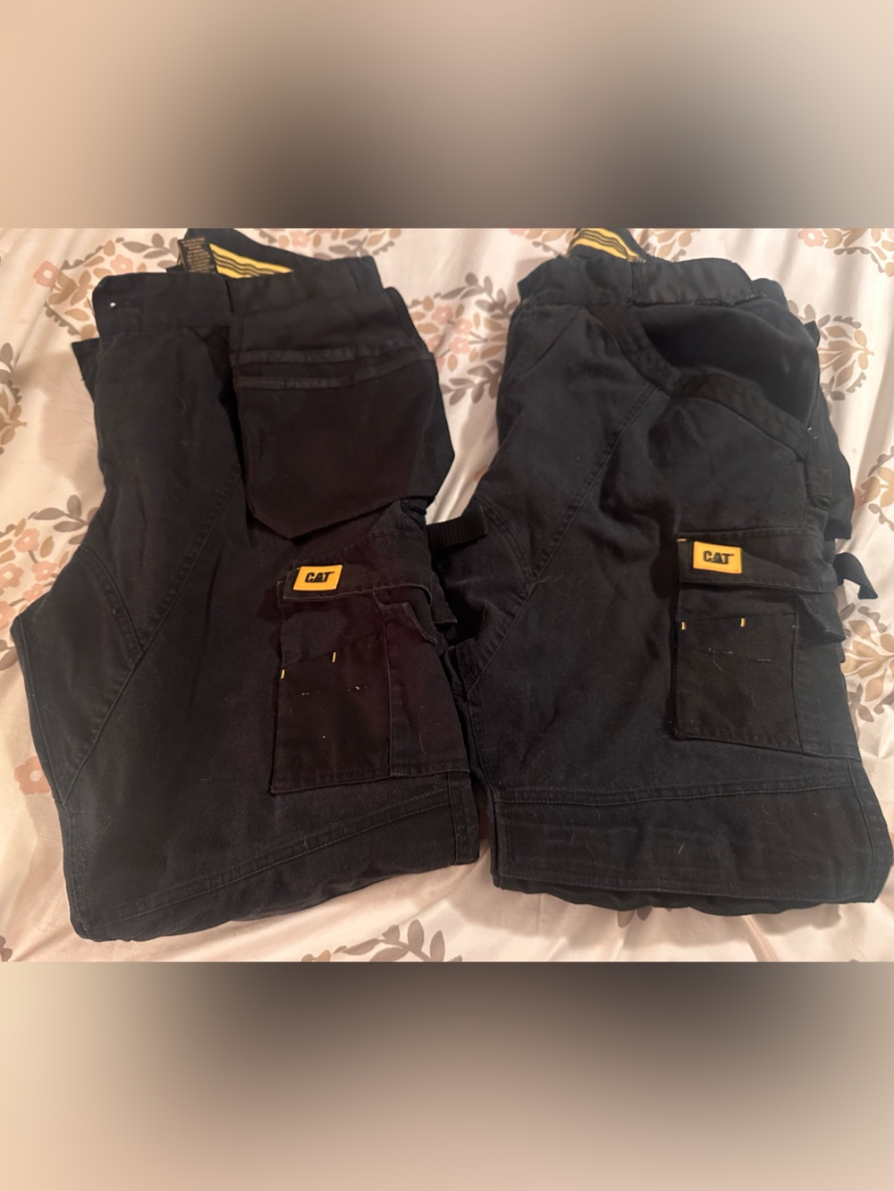 Caterpillar Black Cargo Pants with large utility pockets on front!